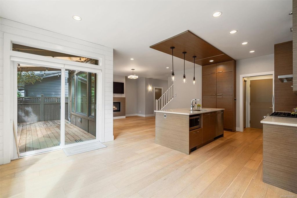 listing image 16048075872104725165