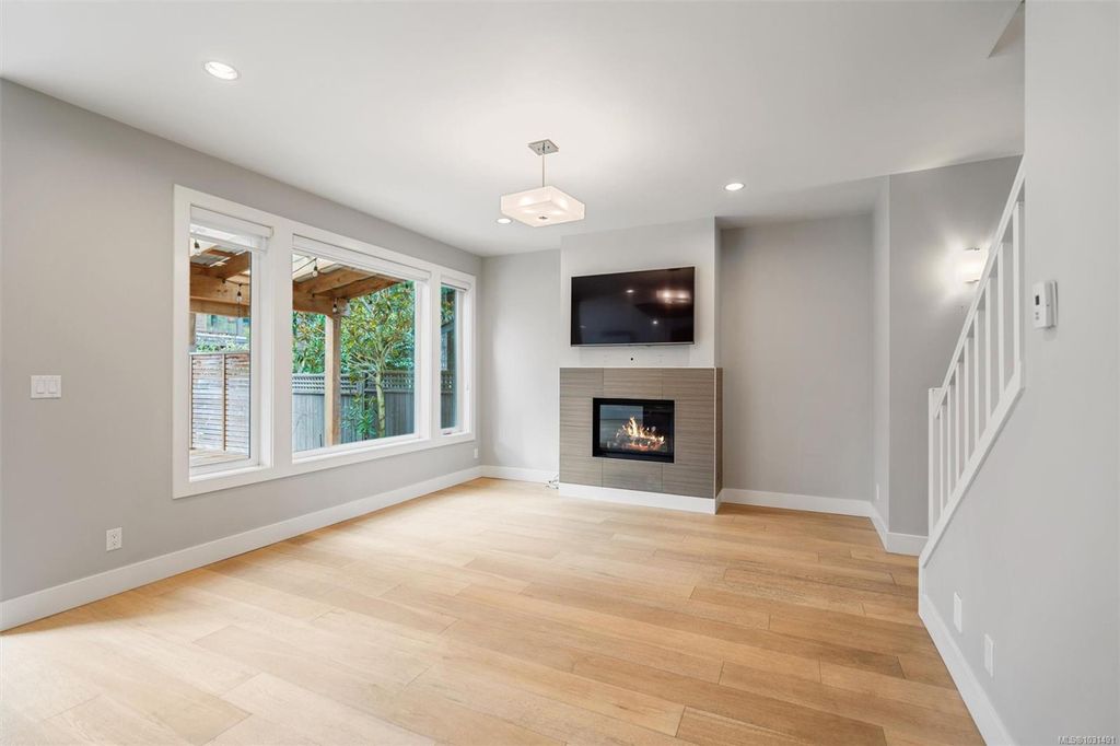 listing image 16046454737482321503