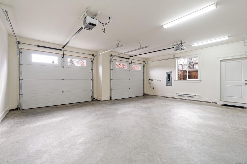 listing image 16049124965378612042