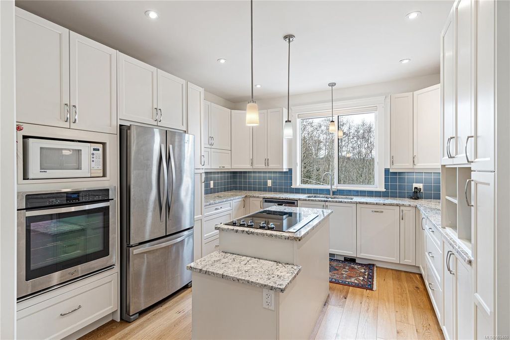 listing image 16045363696157311324