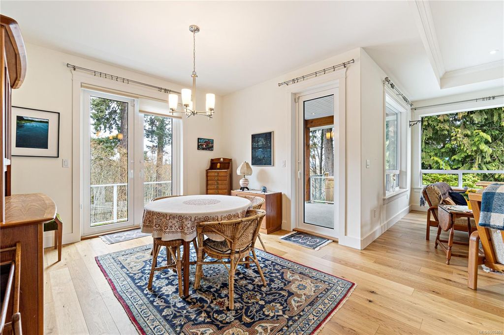 listing image 16048912670532224767