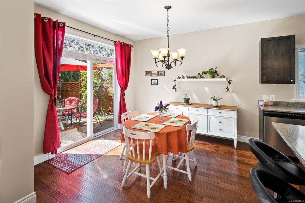 listing image 16047178617640192494