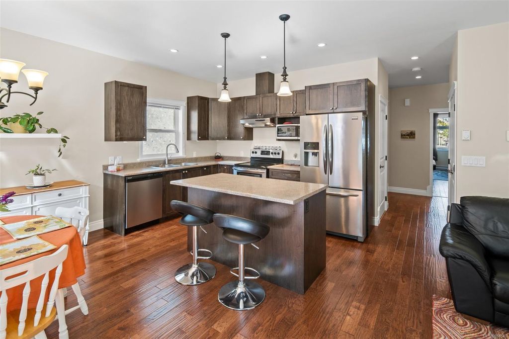 listing image 16042324154986484384