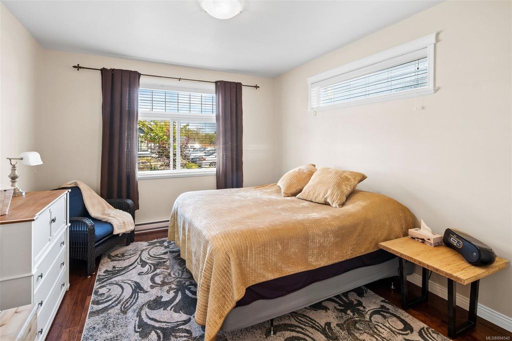 listing image 16049724365552401664