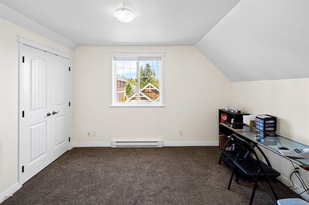 listing image 16047694903879588082