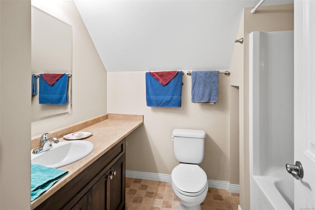 listing image 16044658954502776202