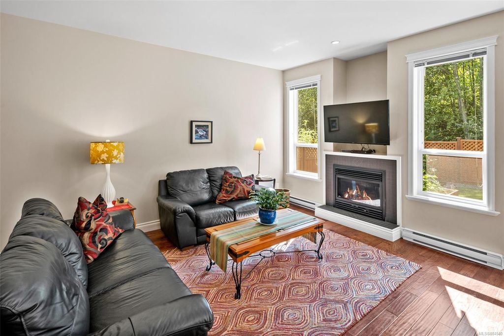 listing image 16045801183195488350