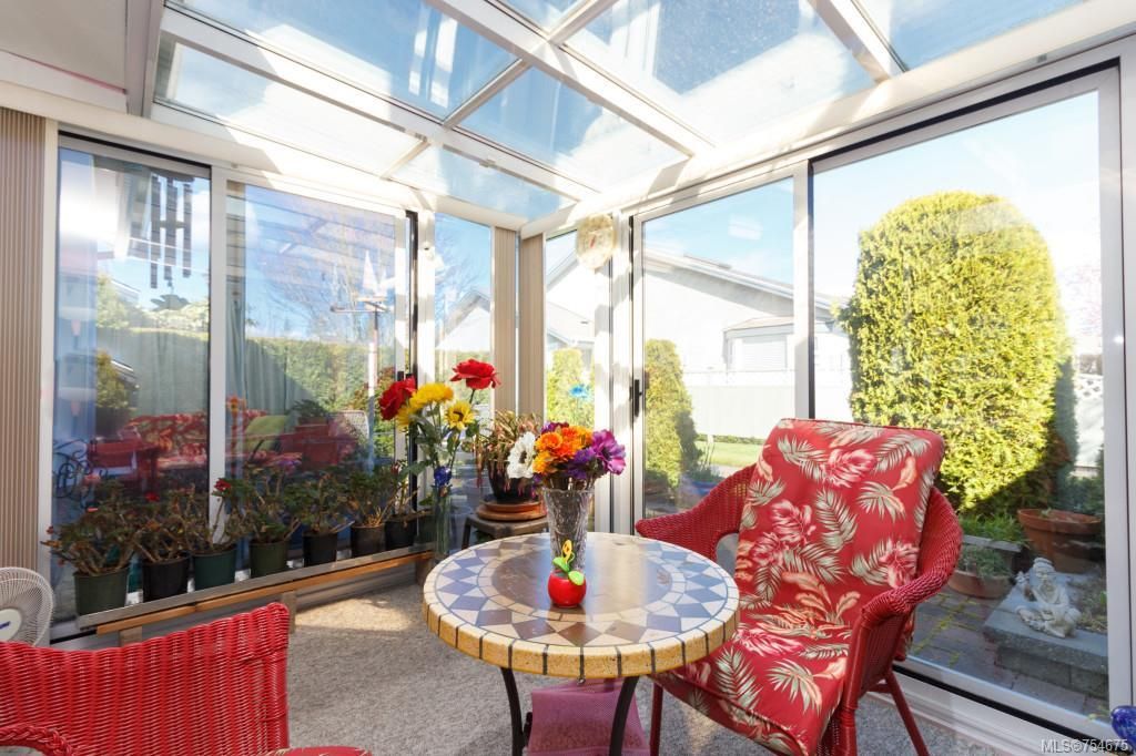 listing image 16041799695019440002