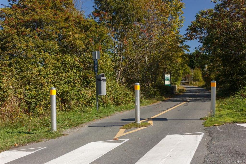 listing image 16047878299838041706