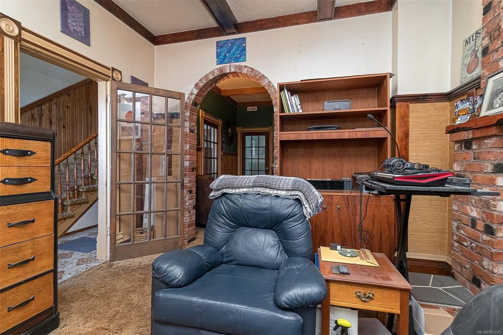 listing image 16041794237654875477