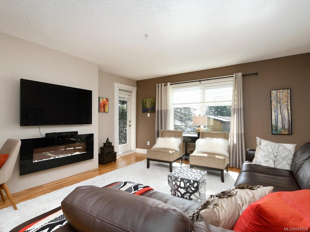 listing image 16049919402878884468