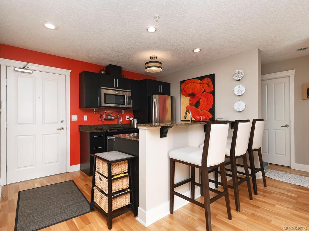 listing image 16048854352428303711