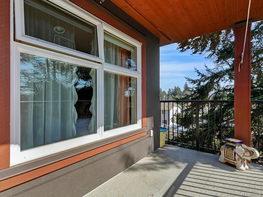 listing image 16041994598970477746