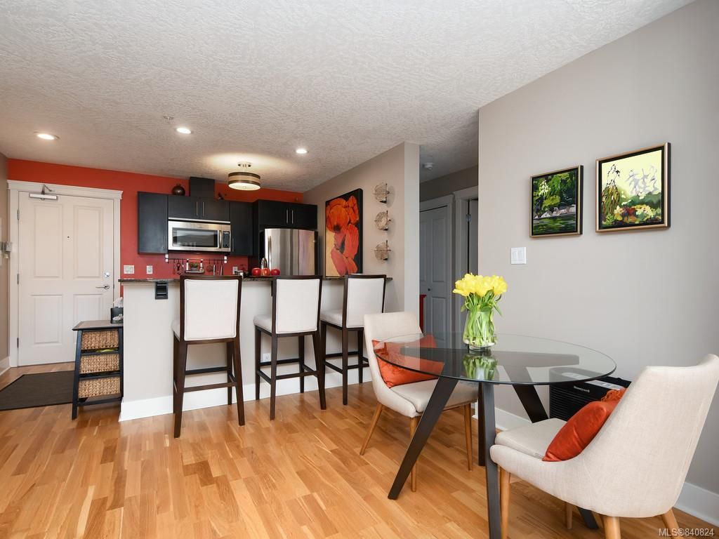 listing image 16042772004143634068