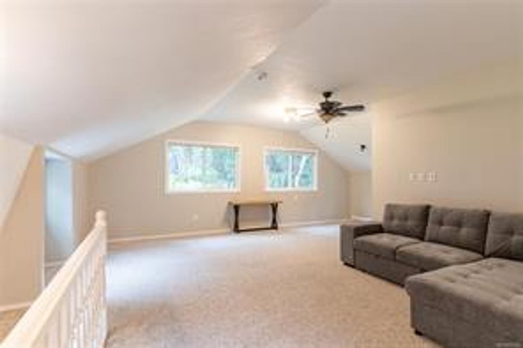 listing image 16043215422747