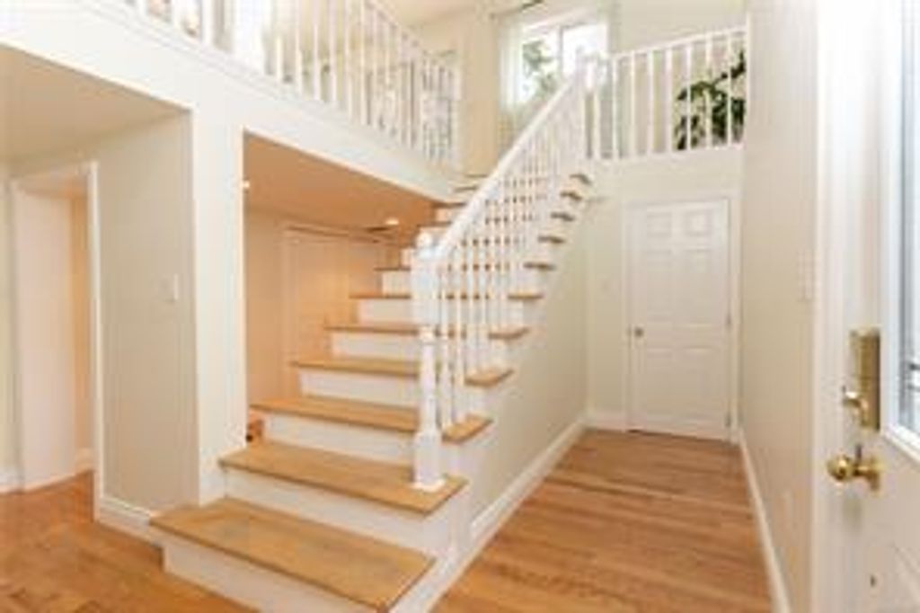 listing image 16043364839436