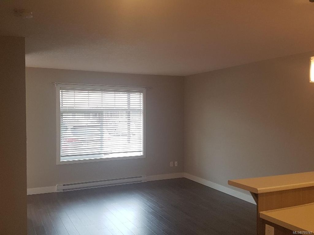 listing image 16043725933684103936