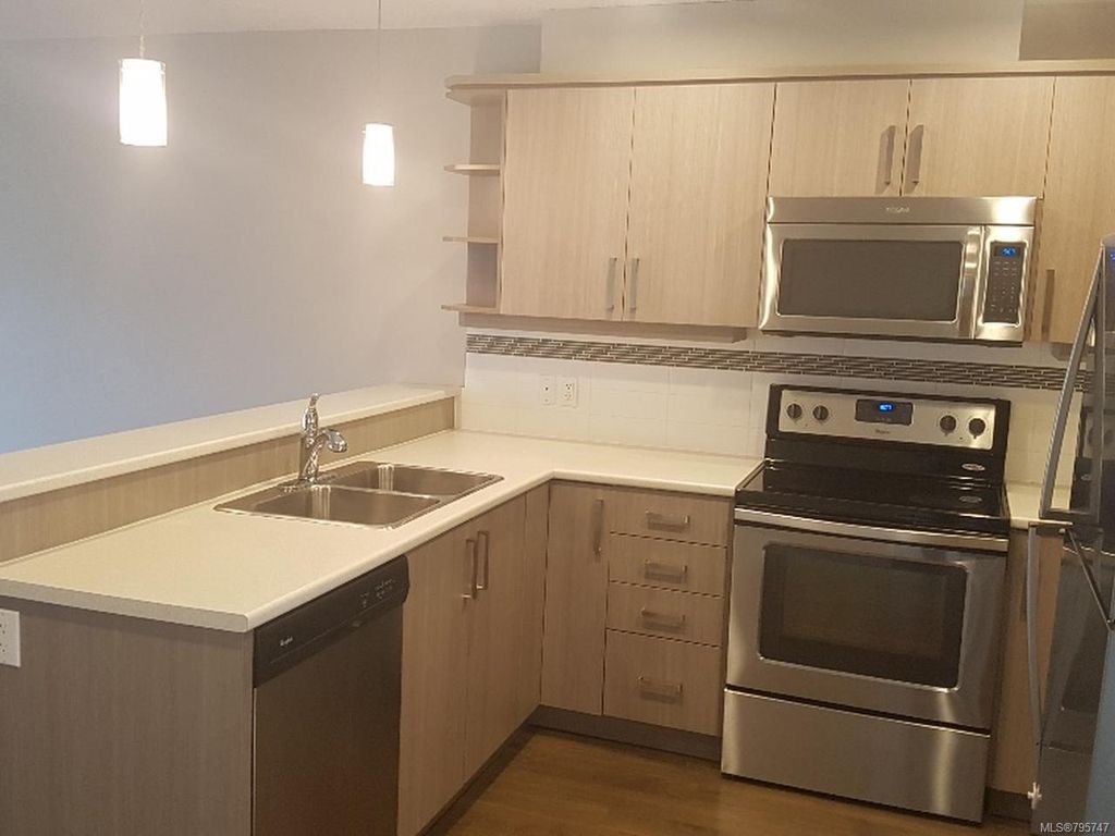 listing image 16044348231523773200
