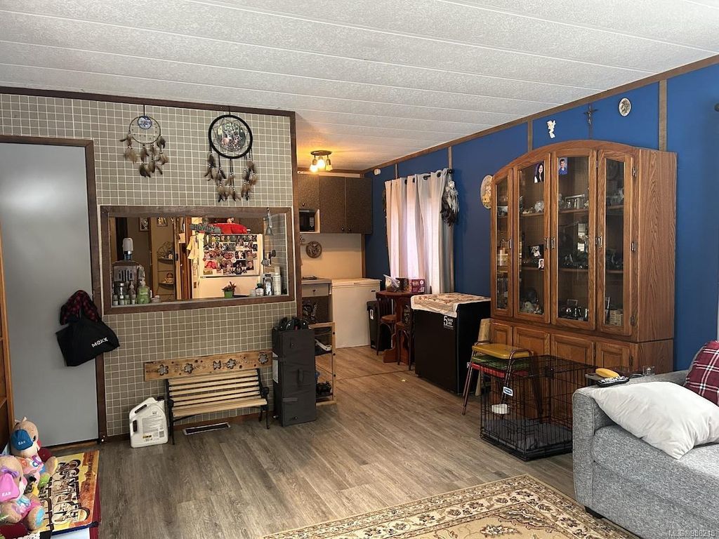 listing image 16047875507977572563