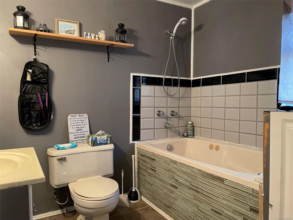 listing image 16047395726330433996