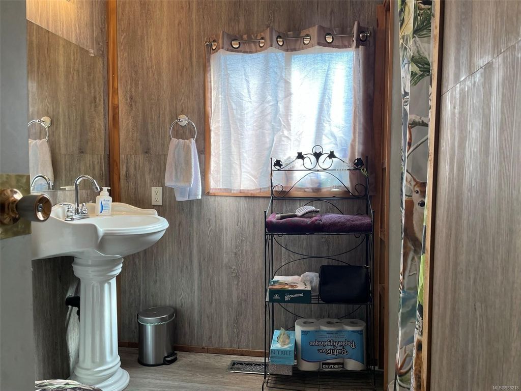 listing image 16049530094669451937