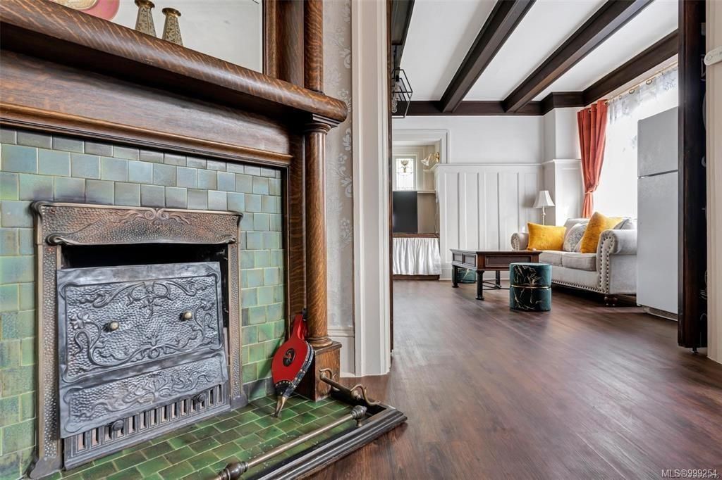 listing image 16045495888253002416