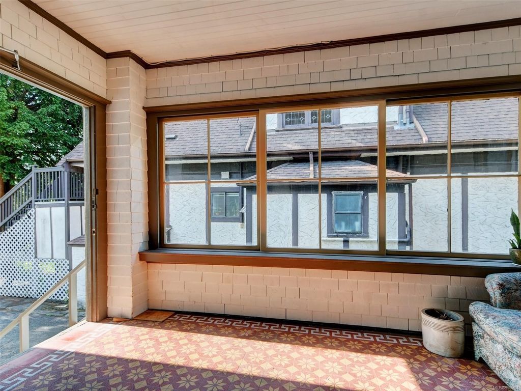 listing image 16046868705559103552