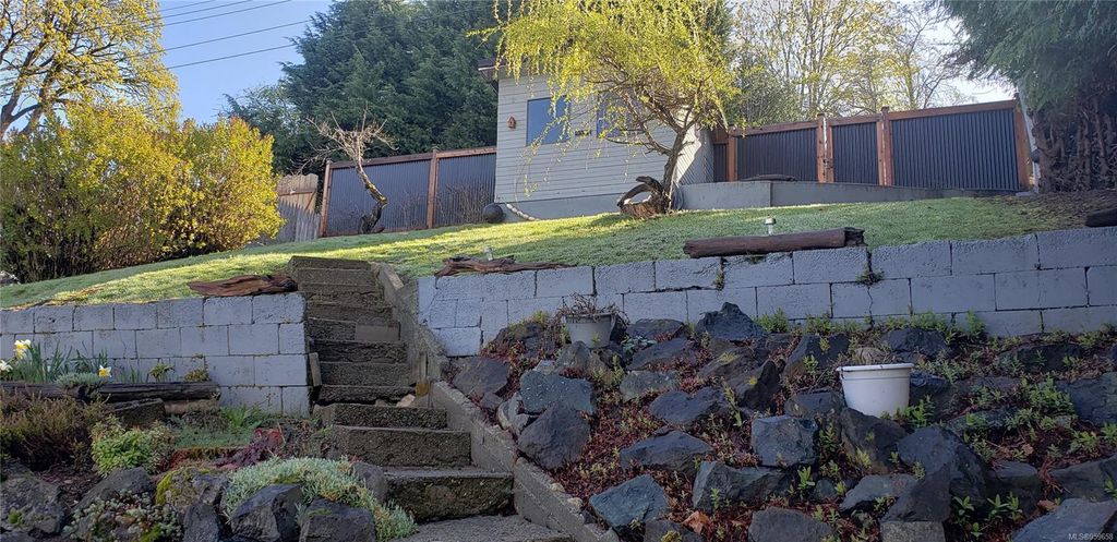 listing image 16048091266502553815