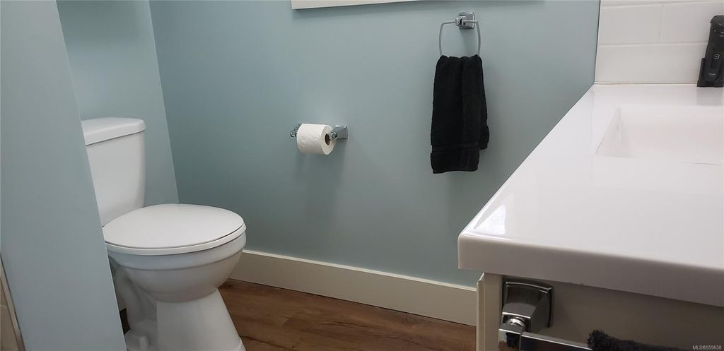 listing image 16041721491372631685