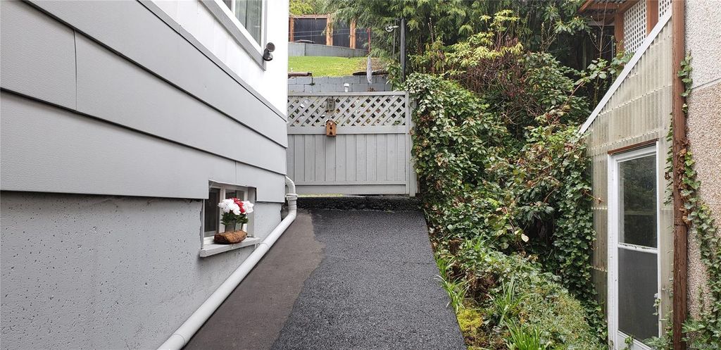 listing image 16040298103900552411