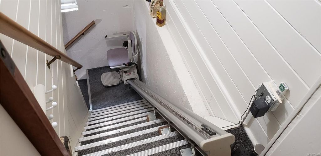 listing image 16047603149599785862