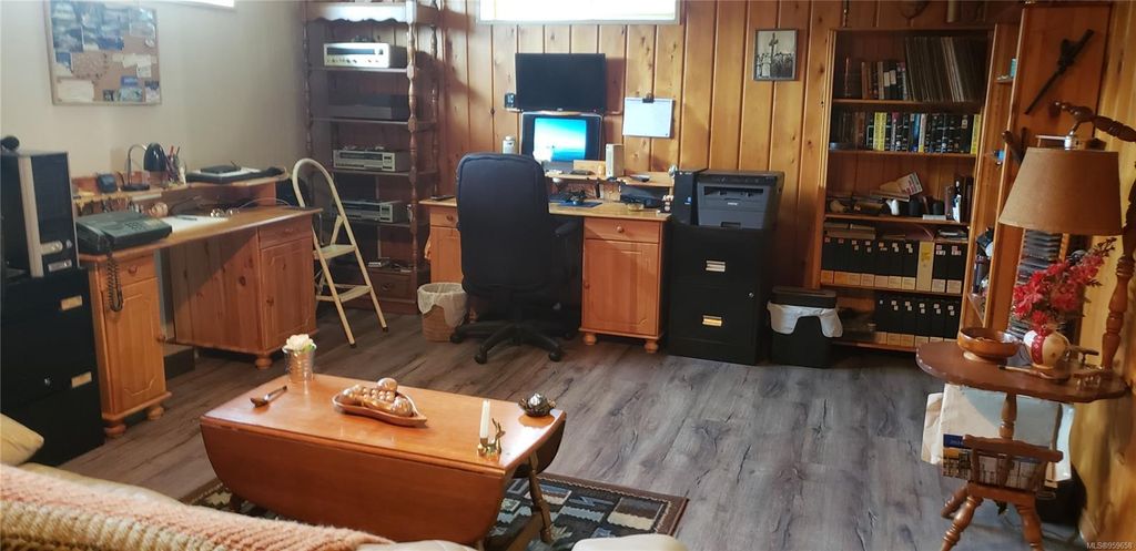 listing image 16044056795286640619