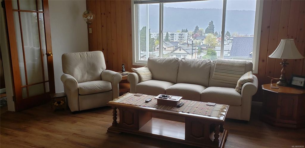 listing image 16049291620462150289