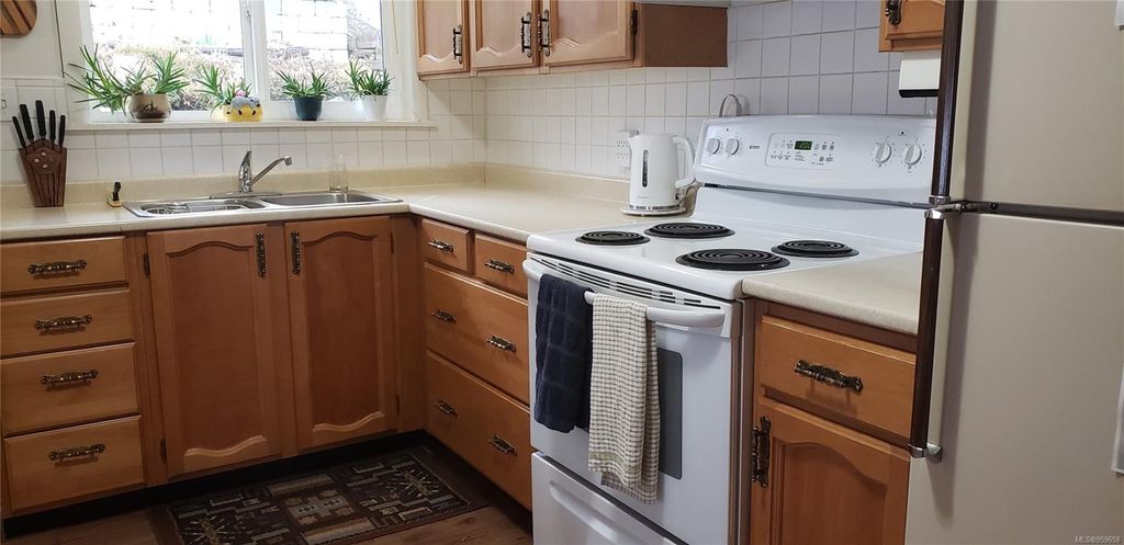 listing image 16045413279875092830