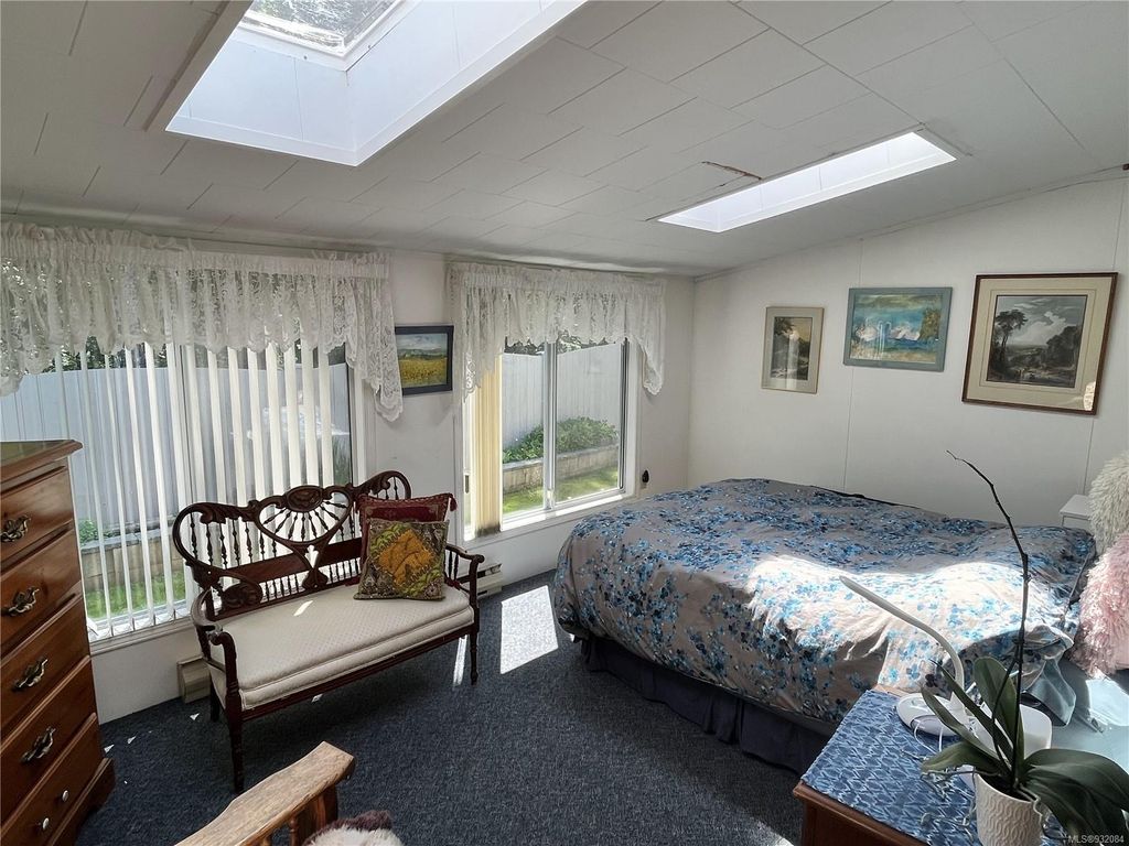 listing image 16042173175645390158