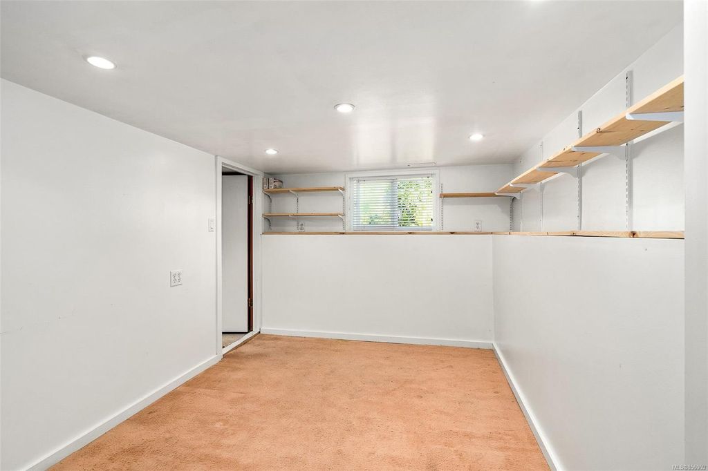 listing image 16041669669940016676