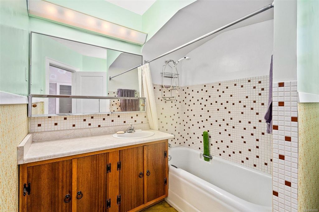 listing image 16048777701343493162