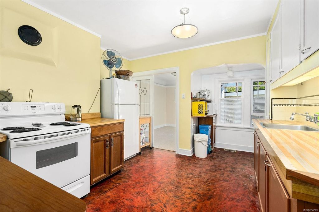 listing image 16048392417267832438