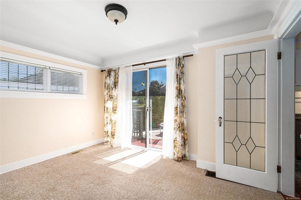 listing image 16047574425695293765