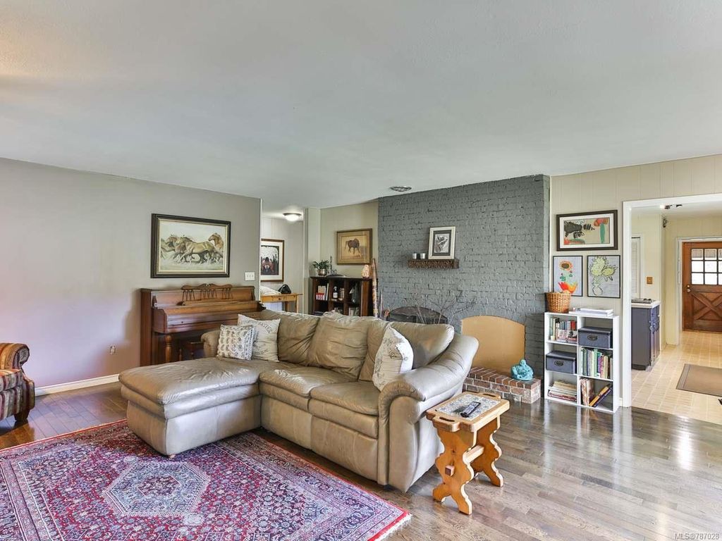listing image 16040038142588115046