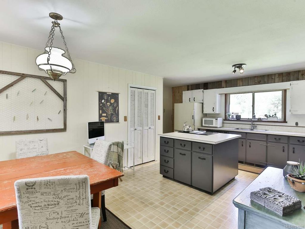 listing image 16040553937346161534