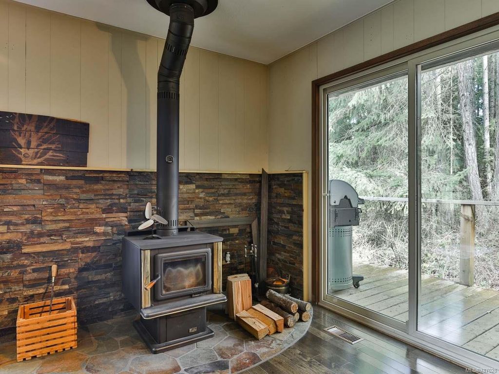 listing image 16041225153110589412