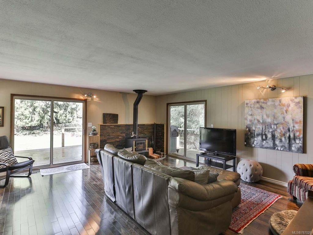 listing image 16049124084204414464