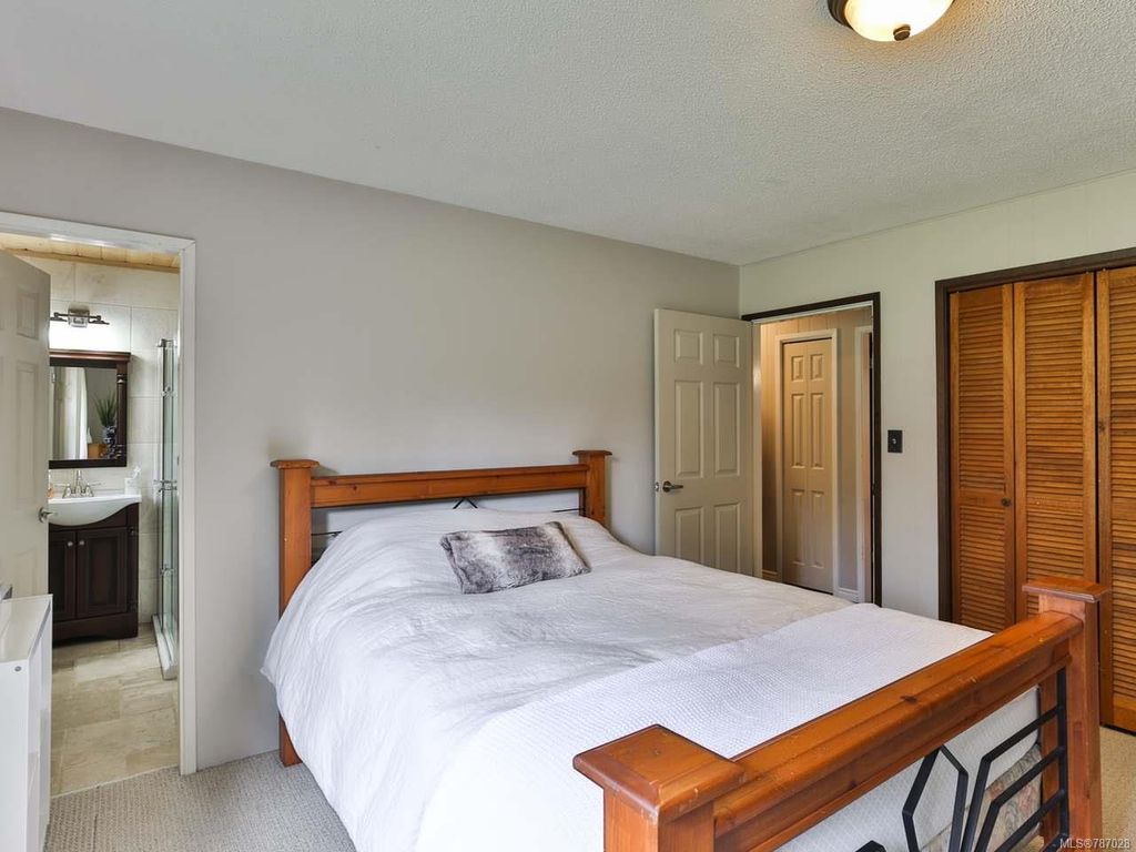 listing image 16046320649040447895