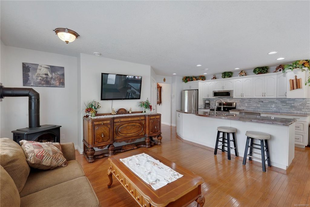 listing image 16048848776234959057