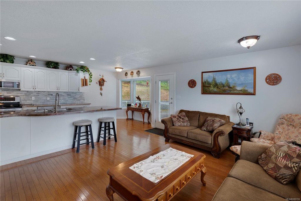 listing image 16046610107669446172