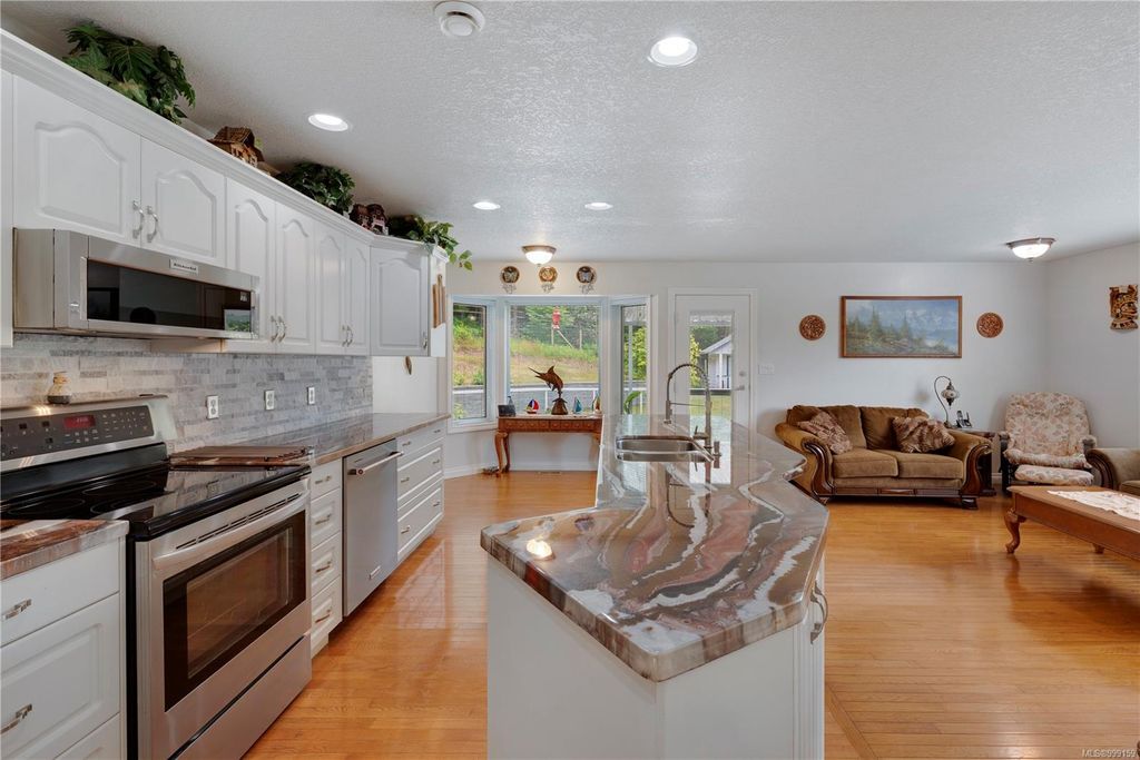 listing image 16046440735428434706