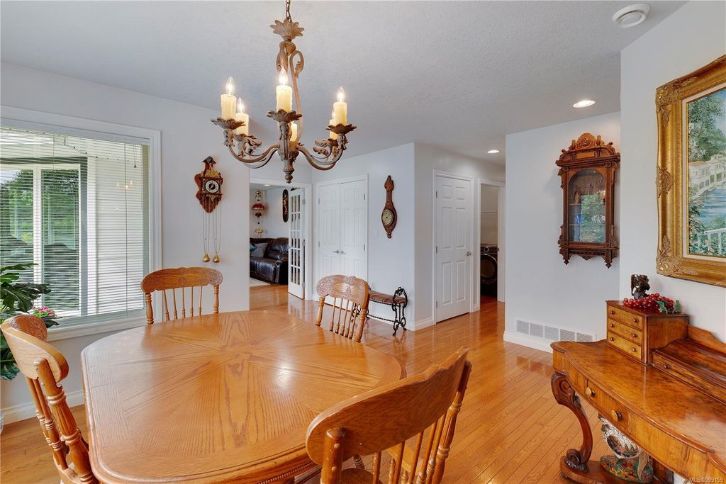 listing image 16046500213350632812