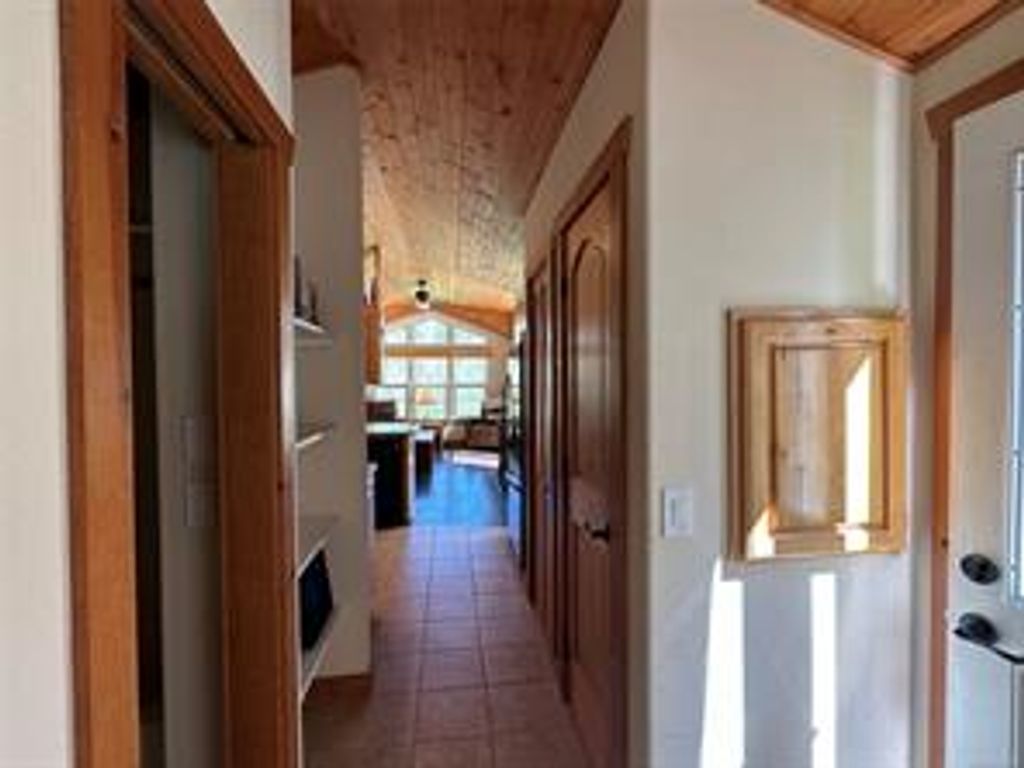 listing image 16041840791469008546