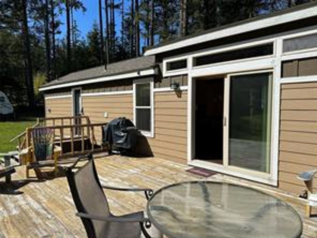 listing image 16046510364906940955